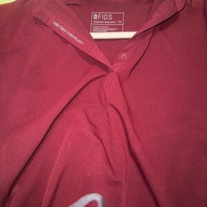 Rafaela scrub top Women’s xs burgundy